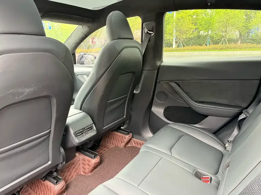 Tesla Model Y Model Y 2024 rear-wheel drive version 2024 — миниатюра 2