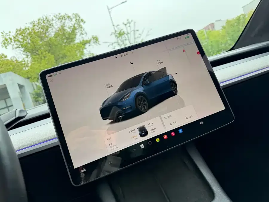 Tesla Model Y Model Y 2024 rear-wheel drive version 2024 — миниатюра 4