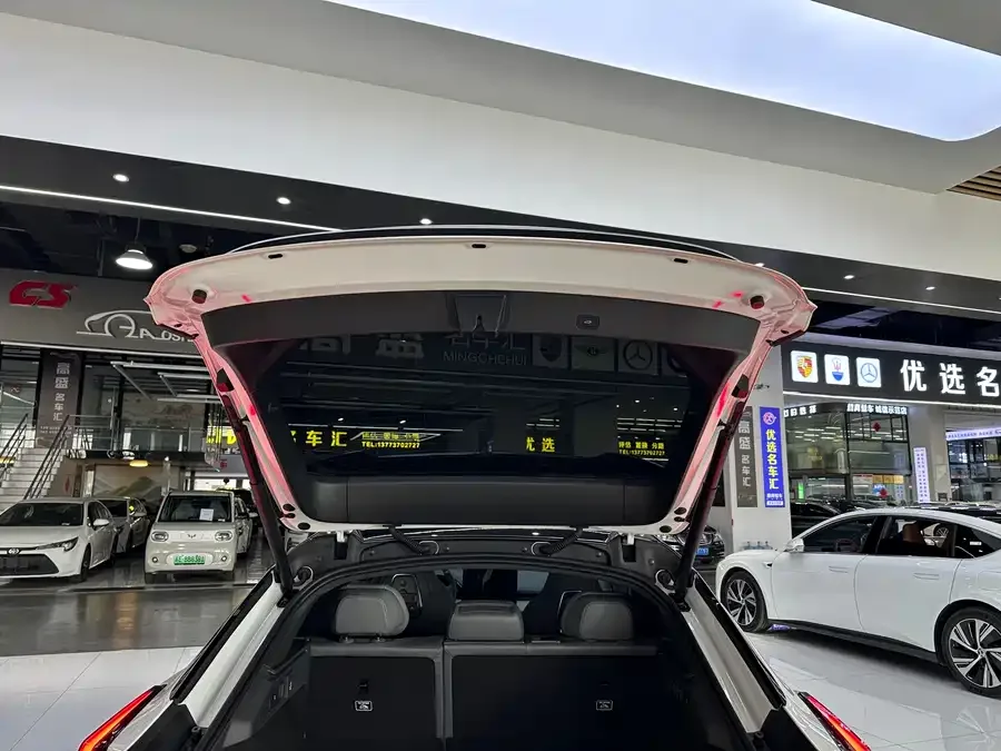 Zeekr 001 Zeekr 001 2024 YOU version 100kWh 4WD 2024 — миниатюра 4