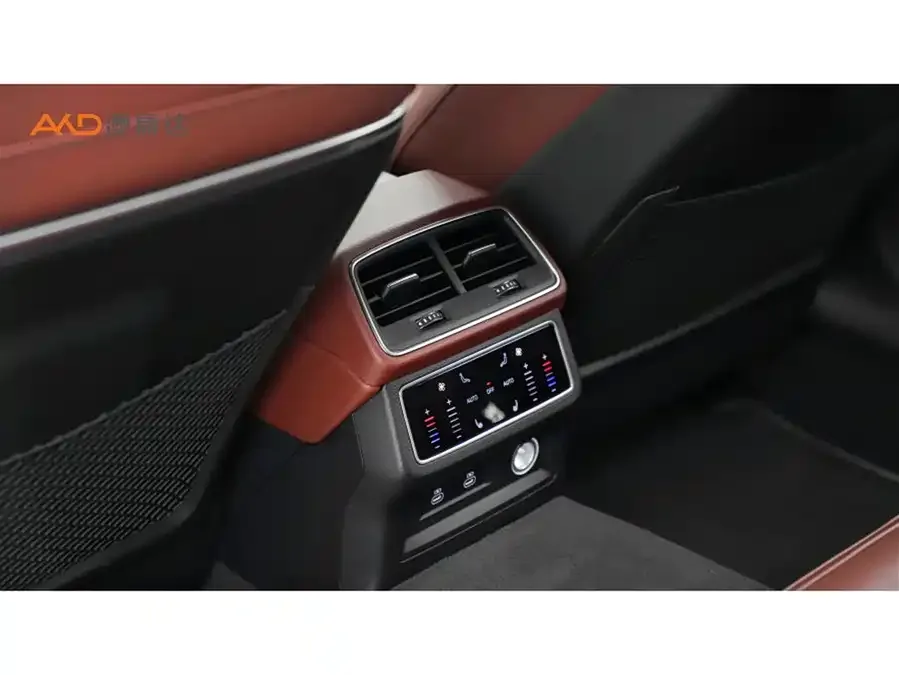 Audi A7L 2023 55 TFSI quattro S-line Black Warrior Edition 2024 — миниатюра 3