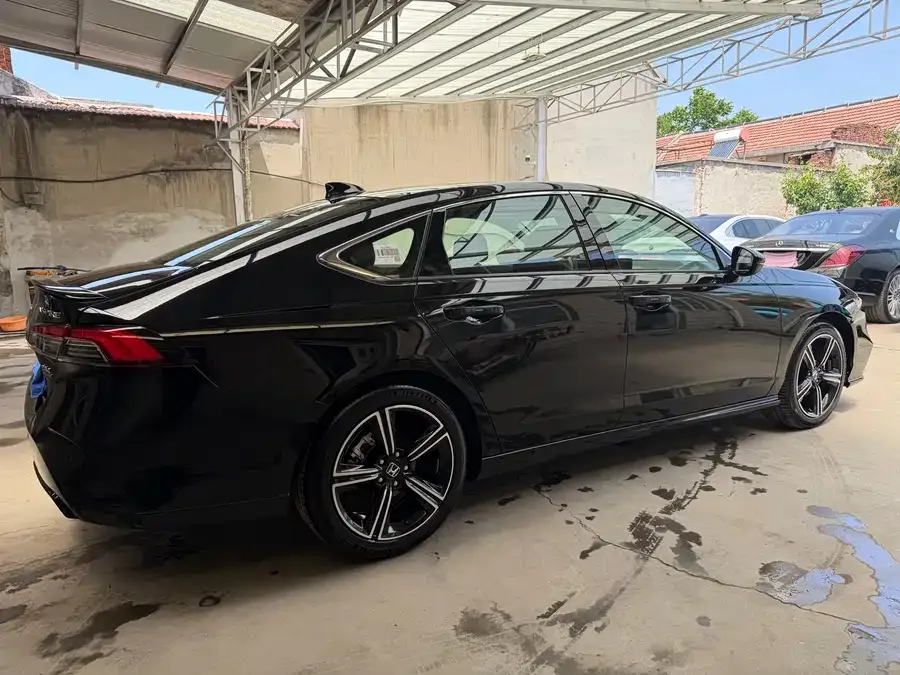 Honda Inspire Insignia 2025 260TURBO Fine Edition 2026 — миниатюра 3