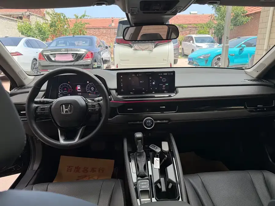 Honda Inspire Insignia 2025 260TURBO Fine Edition 2026 — миниатюра 4