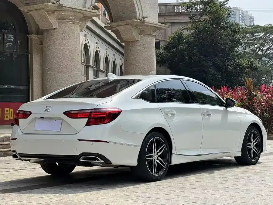 Honda Inspire 2022 Insignia 260TURBO Fine Edition 2022 — миниатюра 4