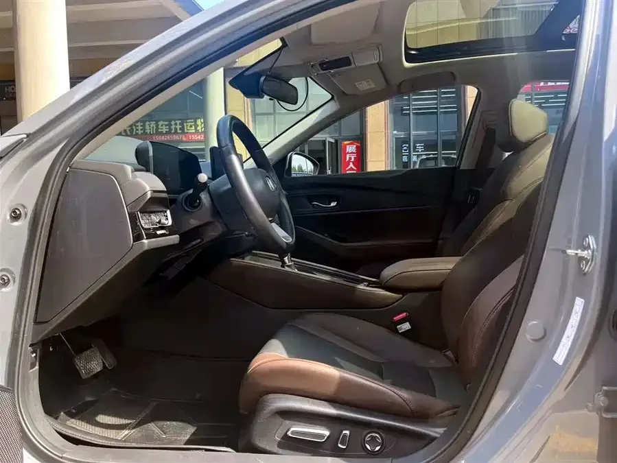 Honda Inspire 2023 Insignia 260TURBO Fine Edition 2023 — миниатюра 3