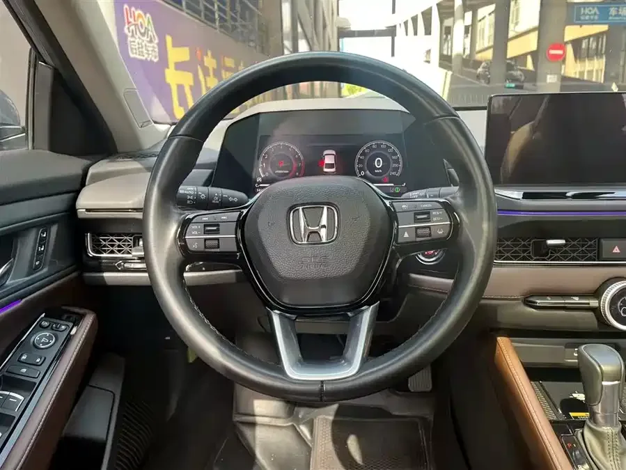 Honda Inspire 2023 Insignia 260TURBO Fine Edition 2023 — миниатюра 4