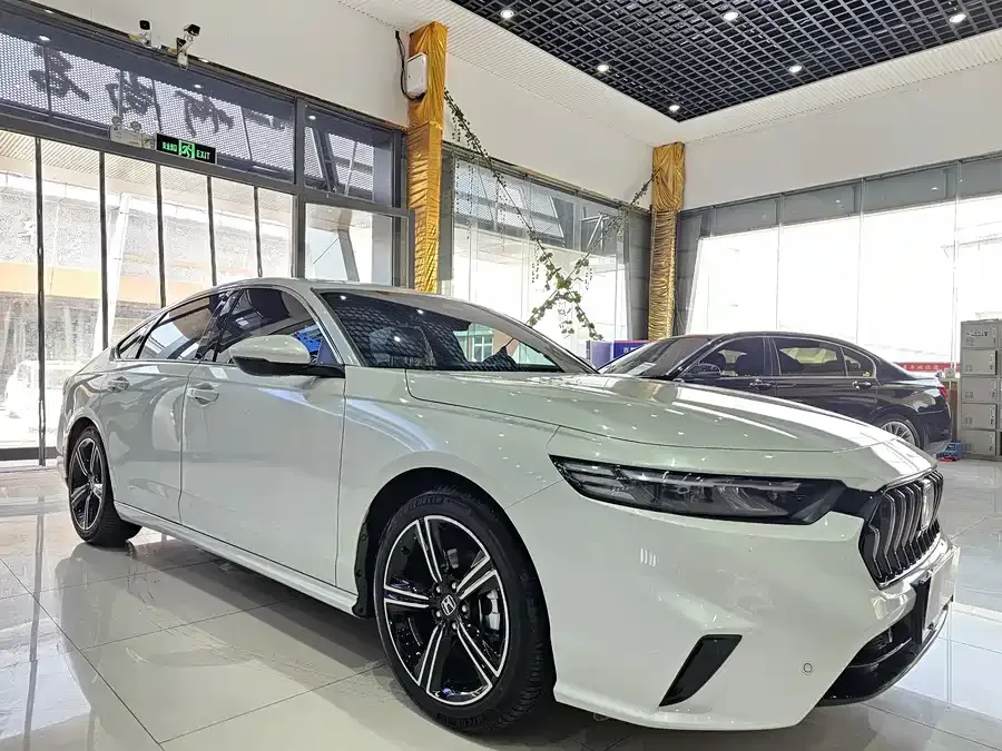 Honda Inspire 2024 Insignia 260TURBO Refined Edition 2024 — миниатюра 3