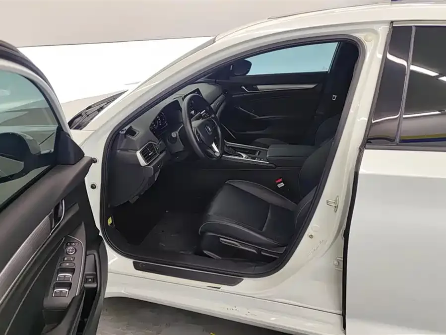 Honda Inspire 2022 Insignia 260TURBO Elegant Edition 2023 — миниатюра 3