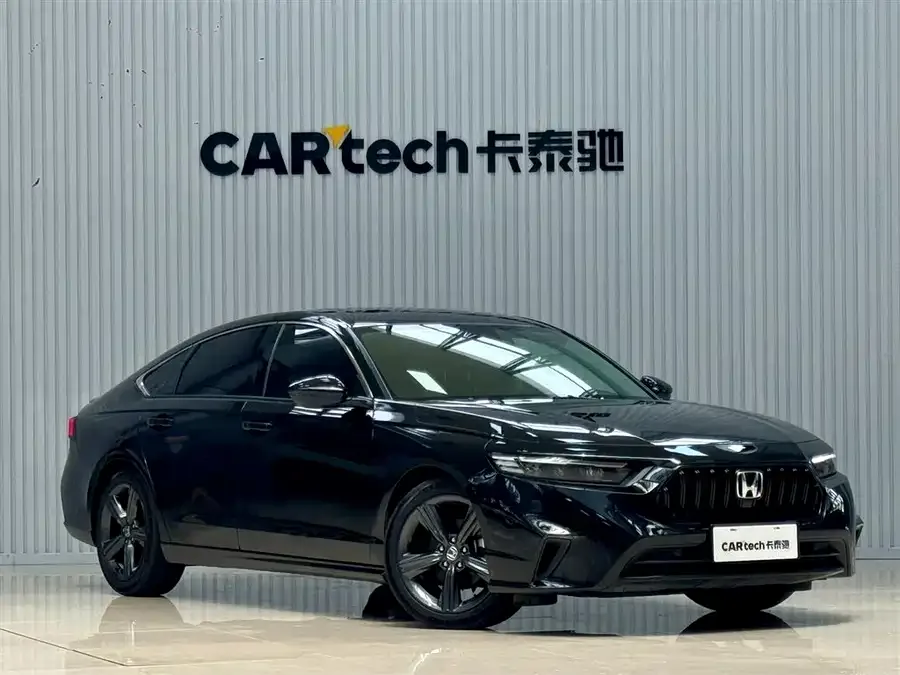 Honda Inspire Insignia 2025 260TURBO Elegant Edition 2025 — миниатюра 2