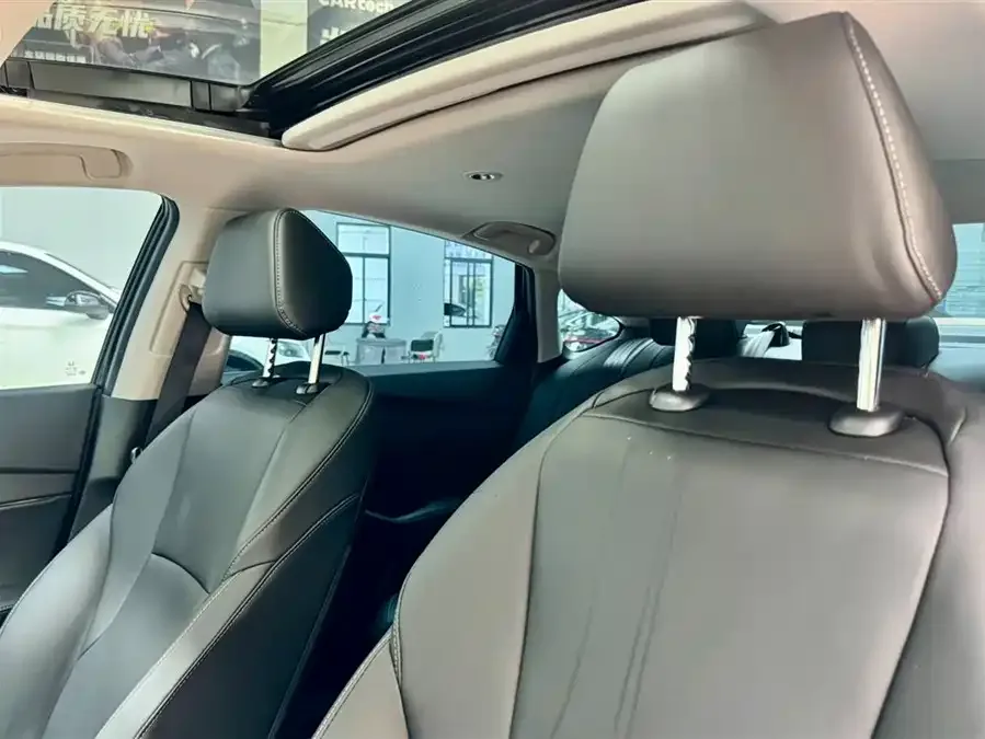 Honda Inspire Insignia 2025 260TURBO Elegant Edition 2025 — миниатюра 5