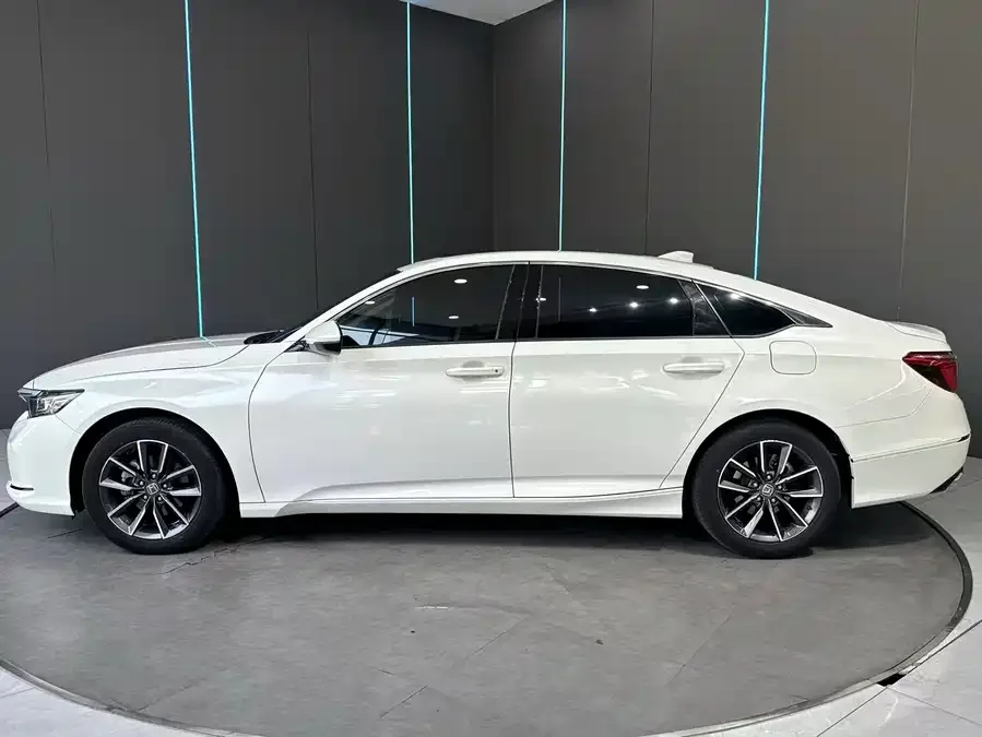 Honda Inspire Inship 2022 260TURBO Exquisite Edition 2022 — миниатюра 2