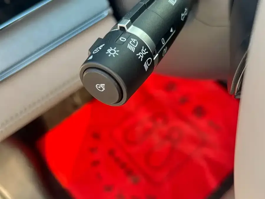 BYD Tang New Energy Tang New Energy 2025 DM-i Intelligent Driving Edition 115KM Premium Edition 2025 — миниатюра 3