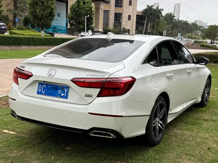 Honda Inspire 2022 Insignia 260TURBO Fine Edition 2022 — миниатюра 3