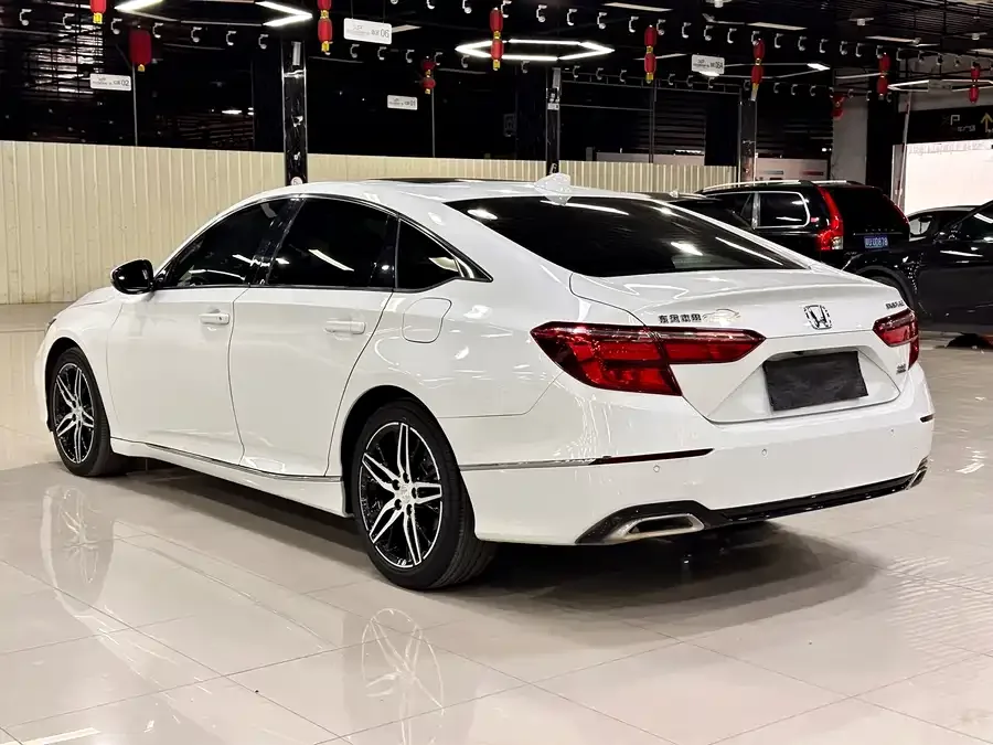 Honda Inspire 2022 Insignia 260TURBO Fine Edition 2023 — миниатюра 3
