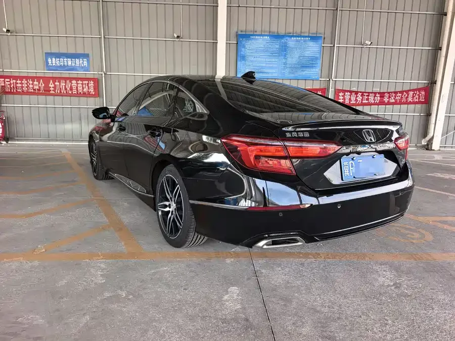 Honda Inspire 2022 Insignia 260TURBO Fine Edition 2022 — миниатюра 3