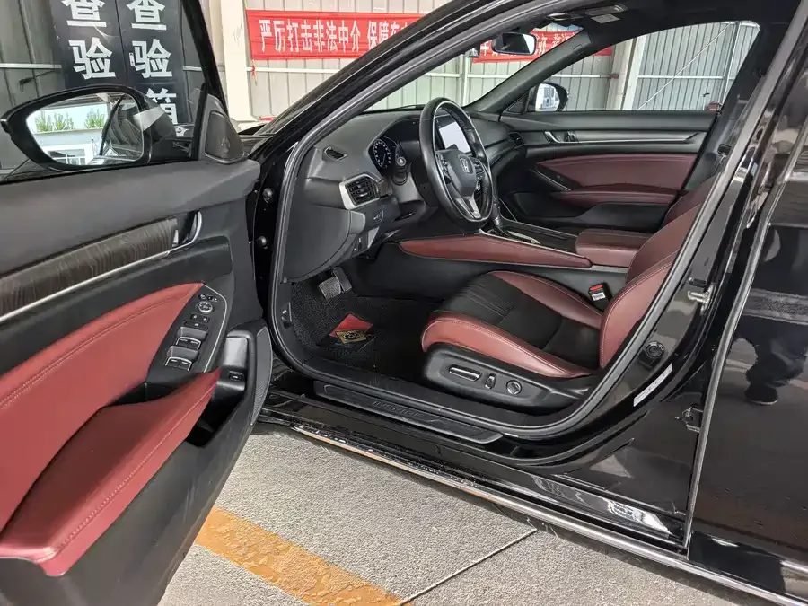 Honda Inspire 2022 Insignia 260TURBO Fine Edition 2022 — миниатюра 4