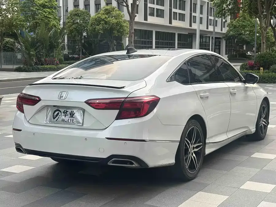 Honda Inspire 2022 Insignia 260TURBO Fine Edition 2023 — миниатюра 4