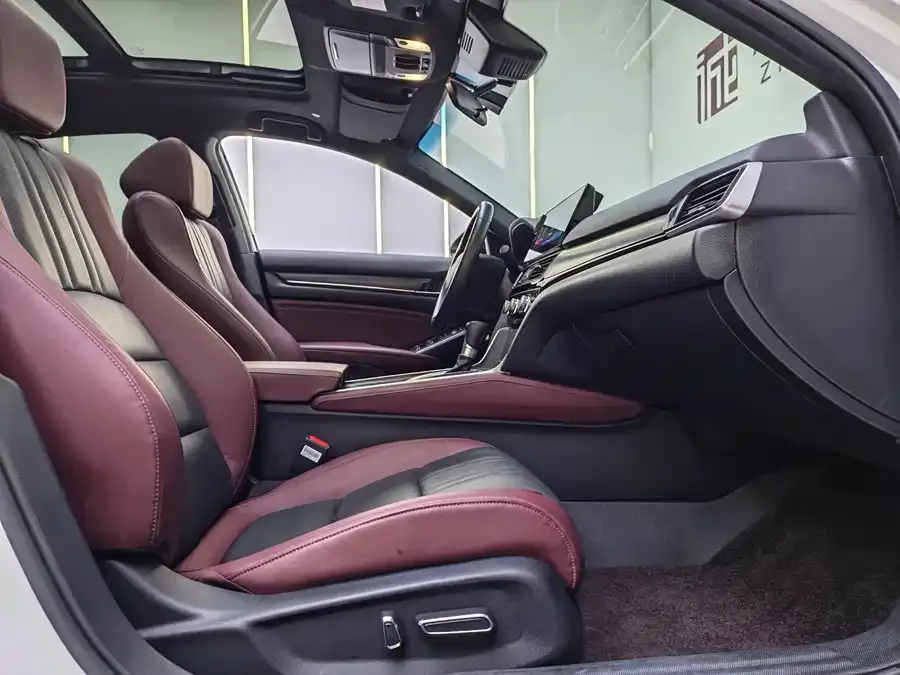 Honda Inspire 2022 Insignia 260TURBO Fine Edition 2023 — миниатюра 3