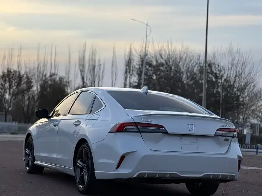 Honda Inspire 2023 Insignia 260TURBO Elegant Edition 2023 — миниатюра 3