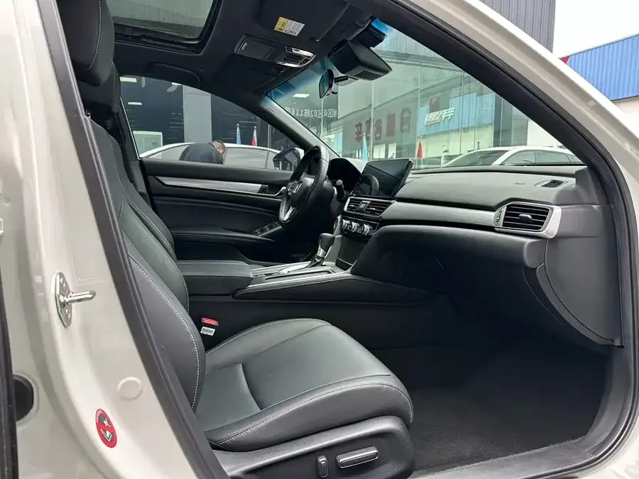 Honda Inspire Inship 2022 260TURBO Exquisite Edition 2022 — миниатюра 3