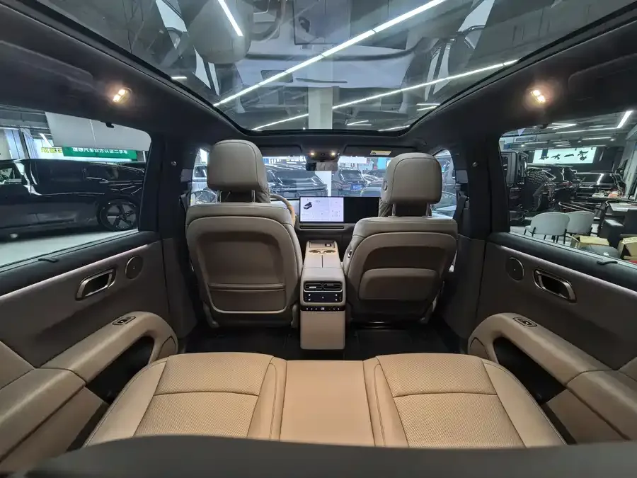 Li Auto i6 Ideal i6 2025 two-wheel drive standard version 2025 — миниатюра 2