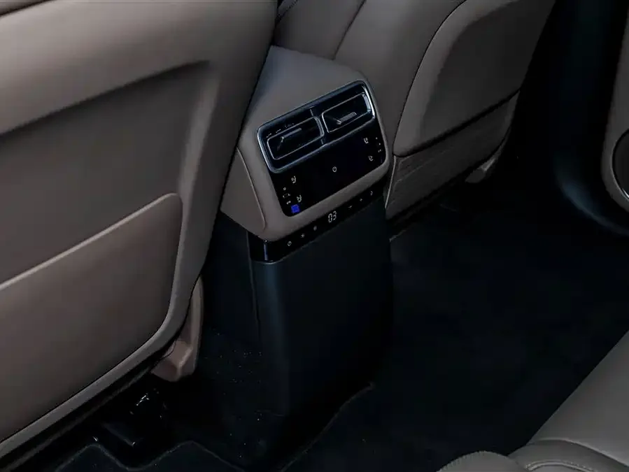 Li Xiang L7 Ideal L7 2025 Max Smart Renewal Edition 2025 — миниатюра 4