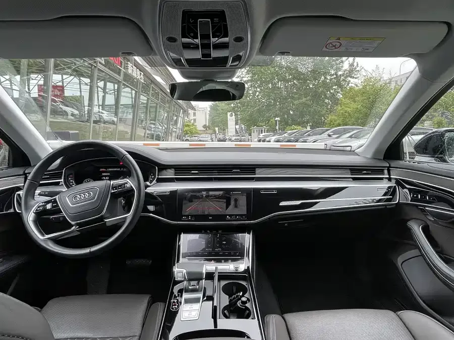 Audi A8 2025 A8L 50 TFSI quattro Premium Edition 2024 — миниатюра 2
