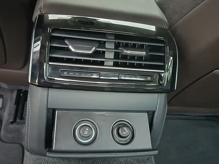 Audi A8 2025 A8L 50 TFSI quattro Premium Edition 2024 — миниатюра 5