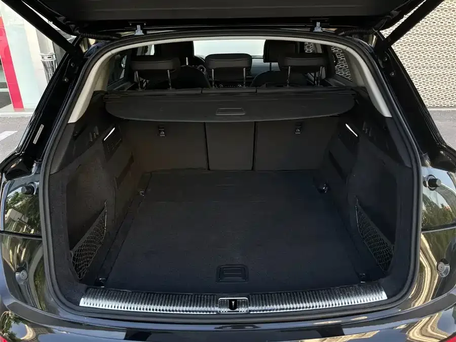 Audi Q5L 2022 40T luxury and elegant model 2022 — миниатюра 3