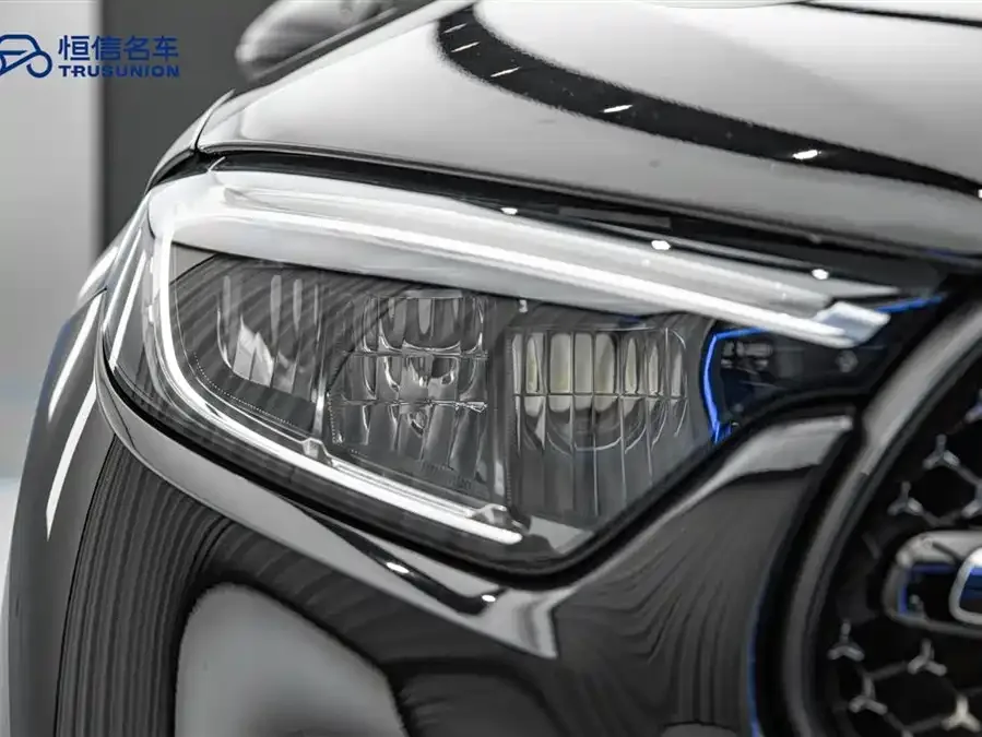 Mercedes-Benz GLC Coupe Mercedes-Benz GLC Coupe 2025 GLC 300 4MATIC Coupe SUV 2025 — миниатюра 2