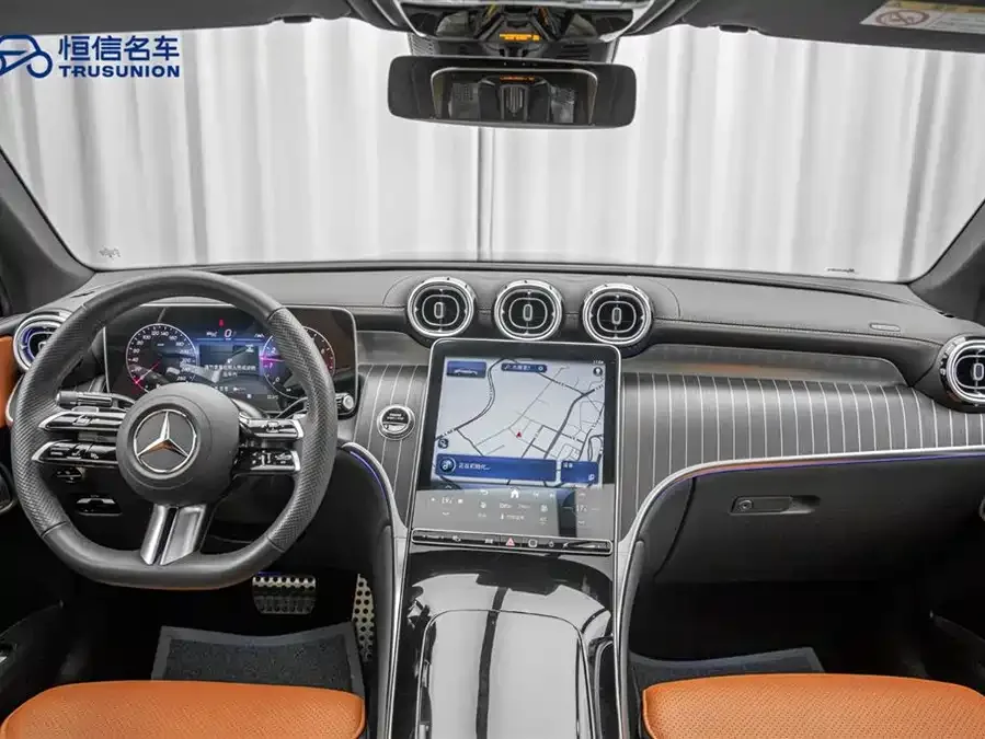 Mercedes-Benz GLC Coupe Mercedes-Benz GLC Coupe 2025 GLC 300 4MATIC Coupe SUV 2025 — миниатюра 4