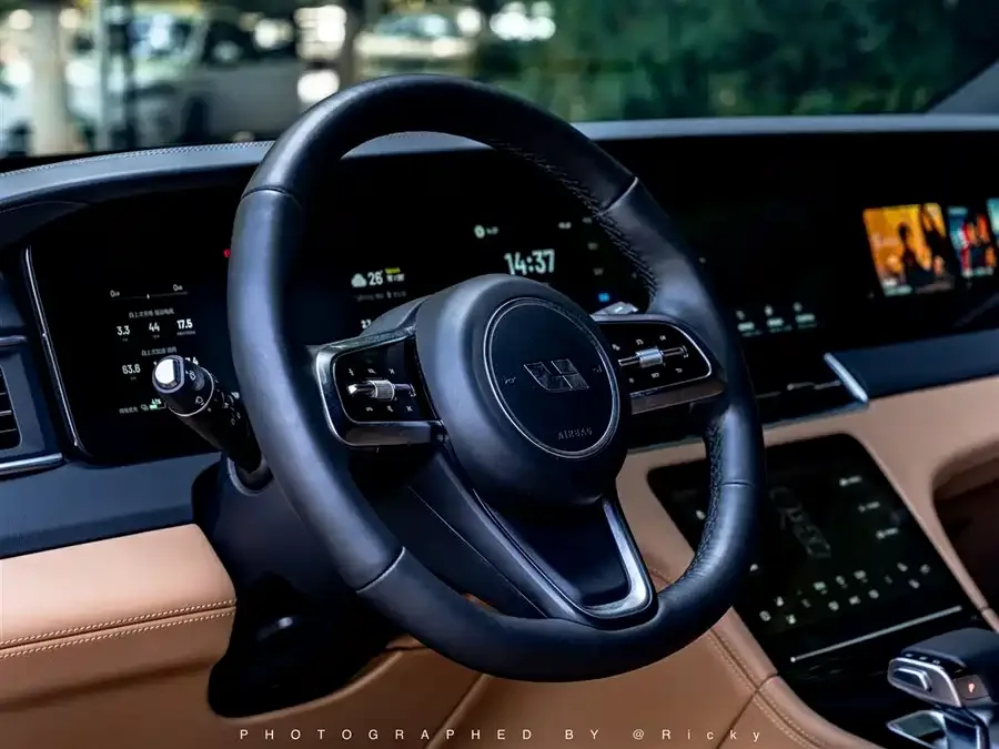 Li Xiang One Ideal ONE 2021 extended range 6-seater version 2022 — миниатюра 4
