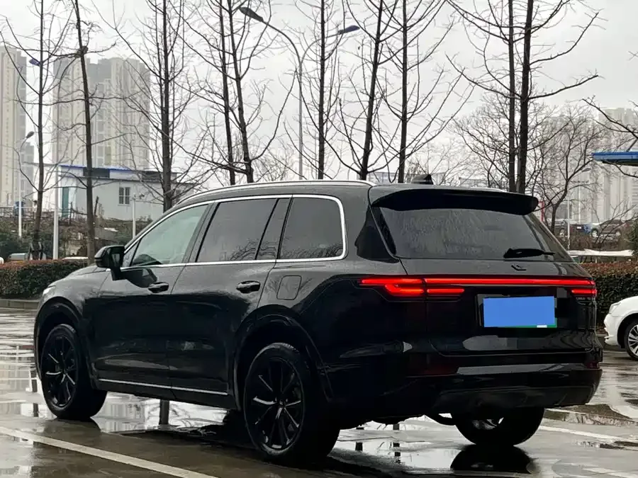 Li Xiang One Ideal ONE 2021 extended range 6-seater version 2022 — миниатюра 3