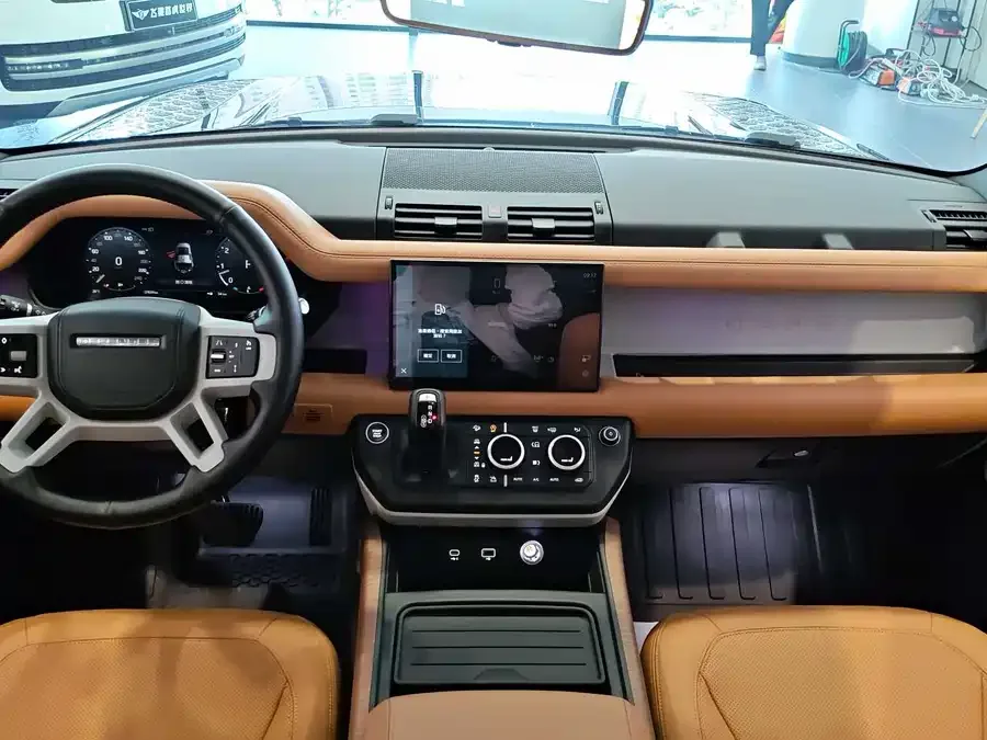 Land Rover guard Land Rover Defender 2023 110 3.0T P400 Dark Special Edition 2022 — миниатюра 4