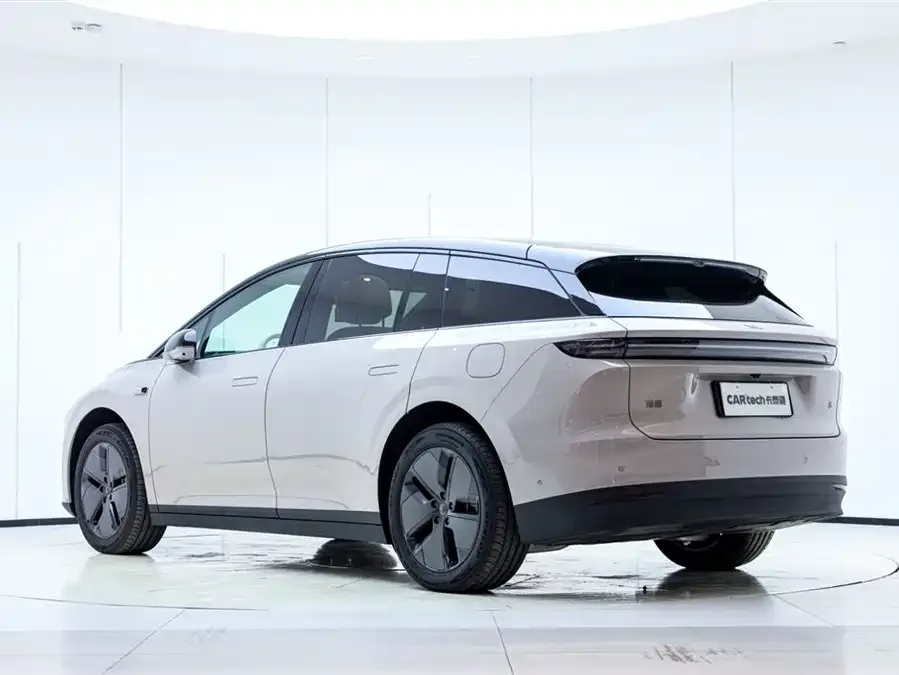 Li Auto i6 Ideal i6 2025 two-wheel drive standard version 2025 — миниатюра 2