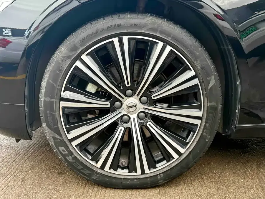 Volvo S90 2022 B5 Zhiyuan Luxury Edition 2022 — миниатюра 5
