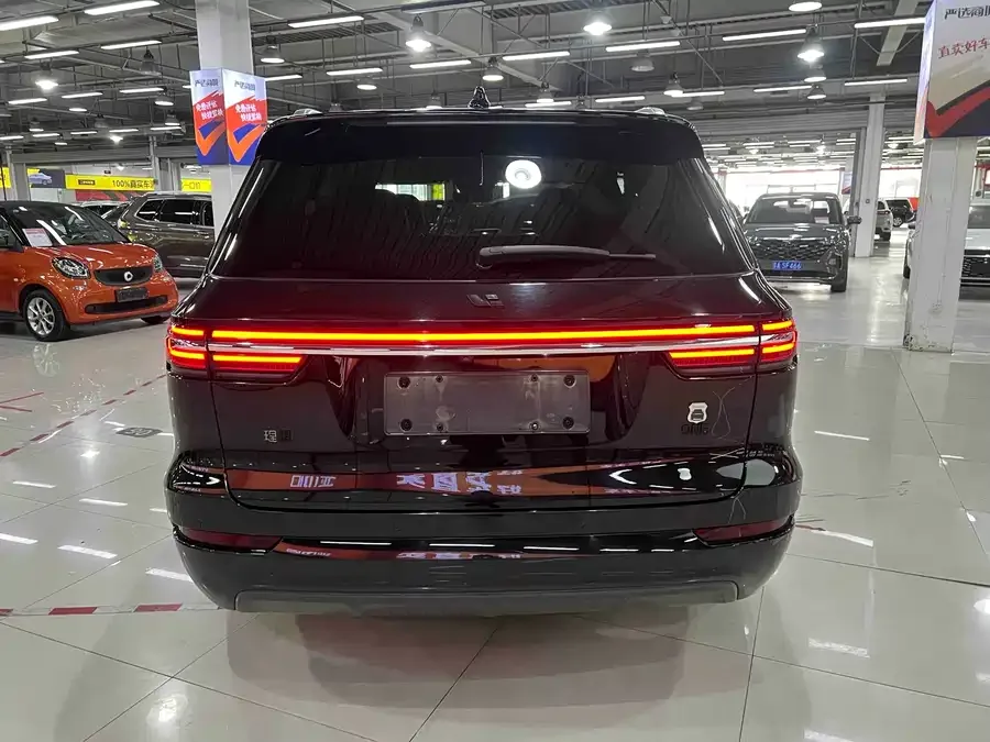 Li Xiang One Ideal ONE 2021 extended range 6-seater version 2022 — миниатюра 4