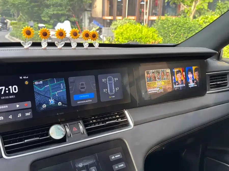Li Xiang One Ideal ONE 2021 extended range 6-seater version 2022 — миниатюра 4