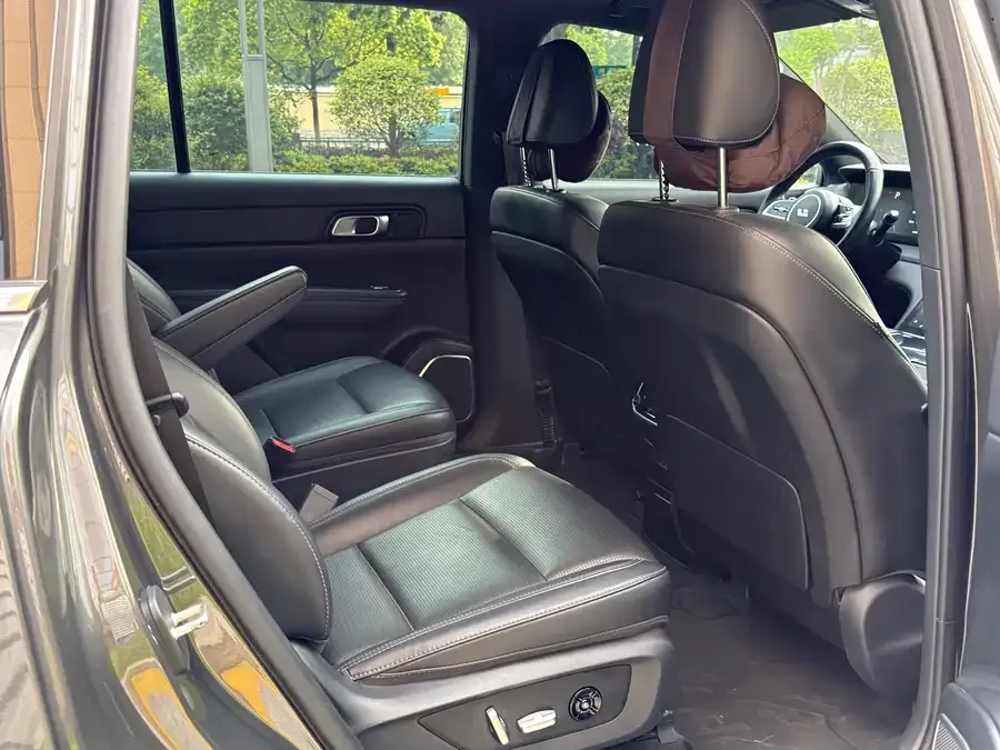 Li Xiang One Ideal ONE 2021 extended range 6-seater version 2022 — миниатюра 5