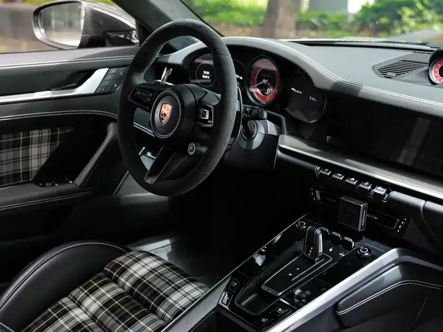 Porsche 911 2022 Turbo S 3.7T 2022 — миниатюра 5