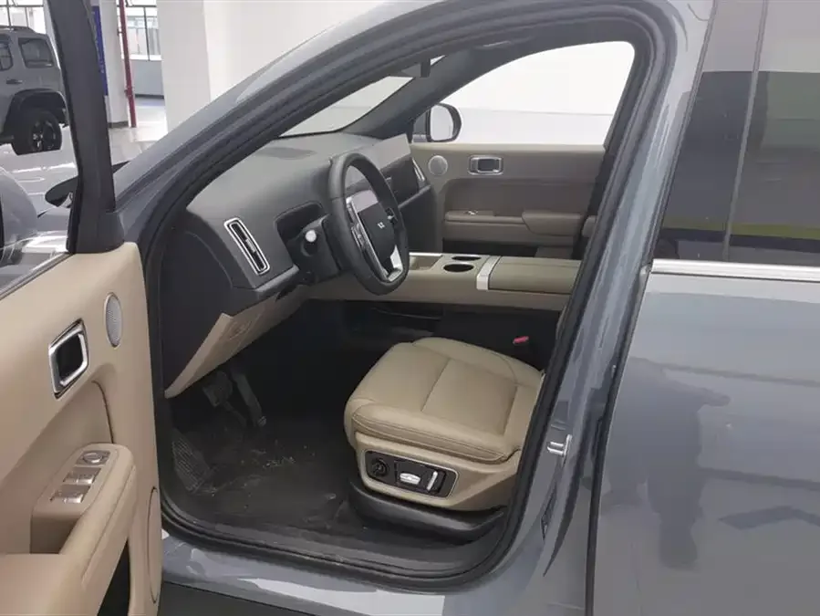 Li Xiang L7 Ideal L7 2025 Max Smart Renewal Edition 2025 — миниатюра 3