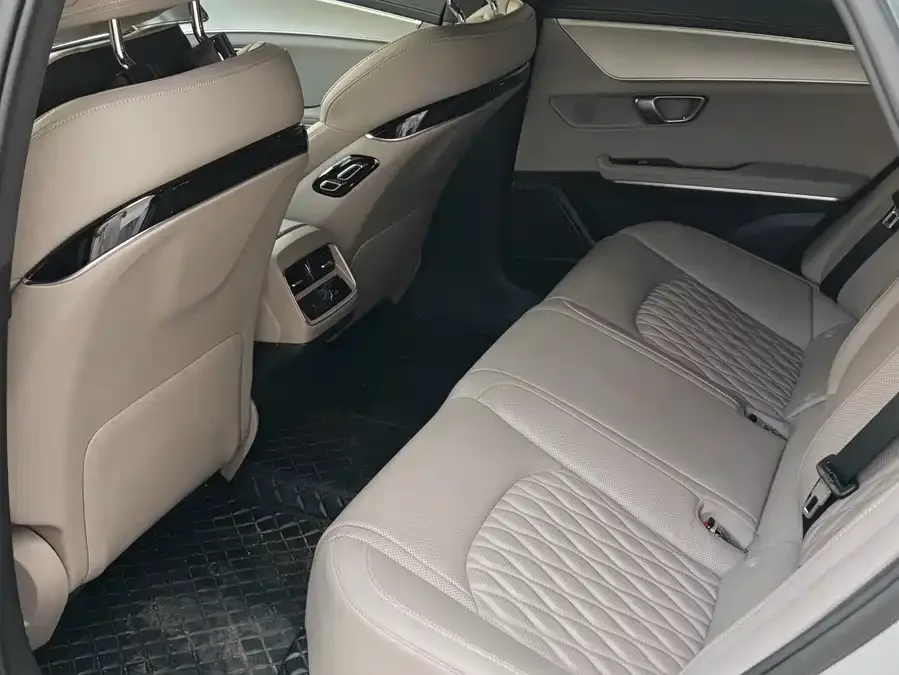 BYD Second-hand Han 2025 DM-i 125KM Elite 2024 — миниатюра 2