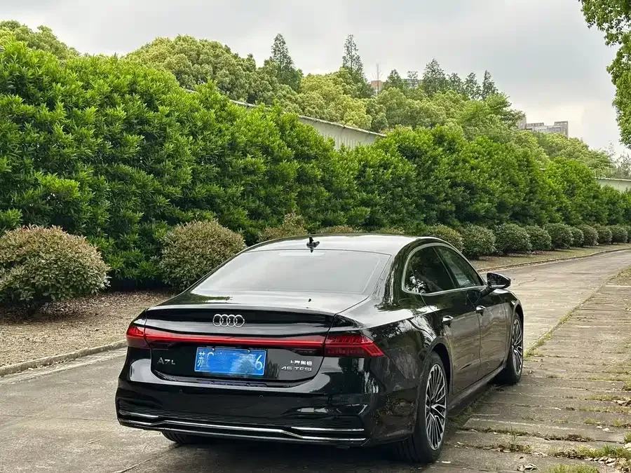 Audi A7L 2025 45 TFSI Luxury Edition 2025 — миниатюра 3