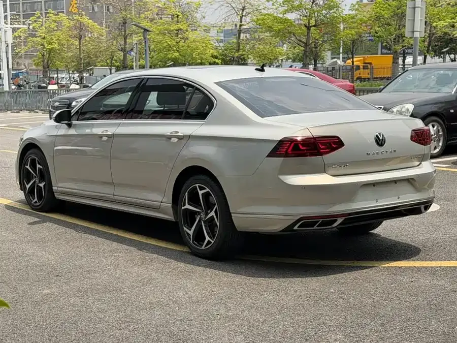 Volkswagen Magotan Magotan 2023 2 million commemorative edition 330TSI DSG luxury model 2023 — миниатюра 3