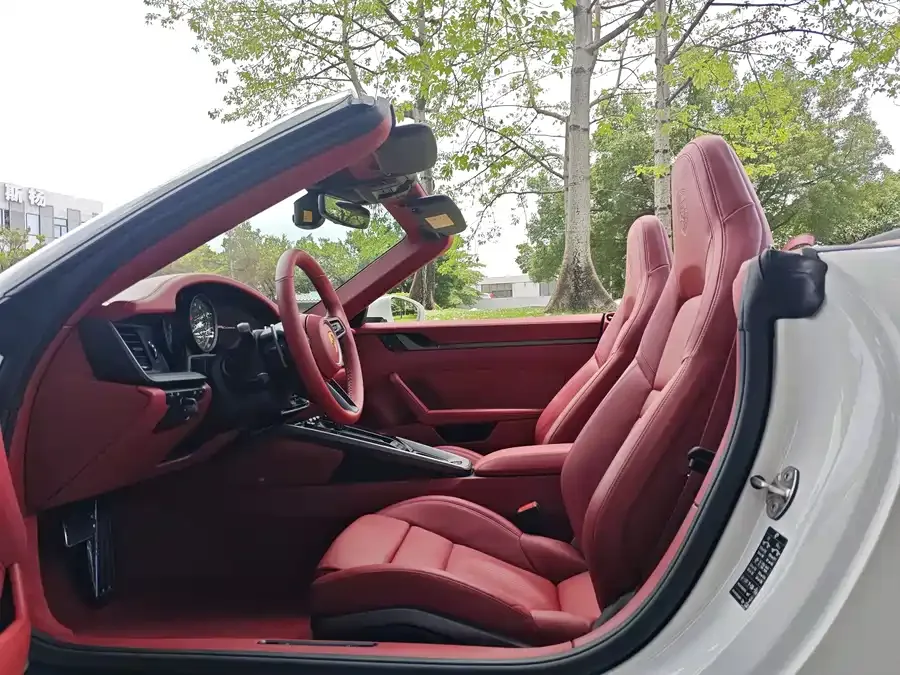 Porsche 911 2023 Carrera Cabriolet 3.0T 2023 — миниатюра 2