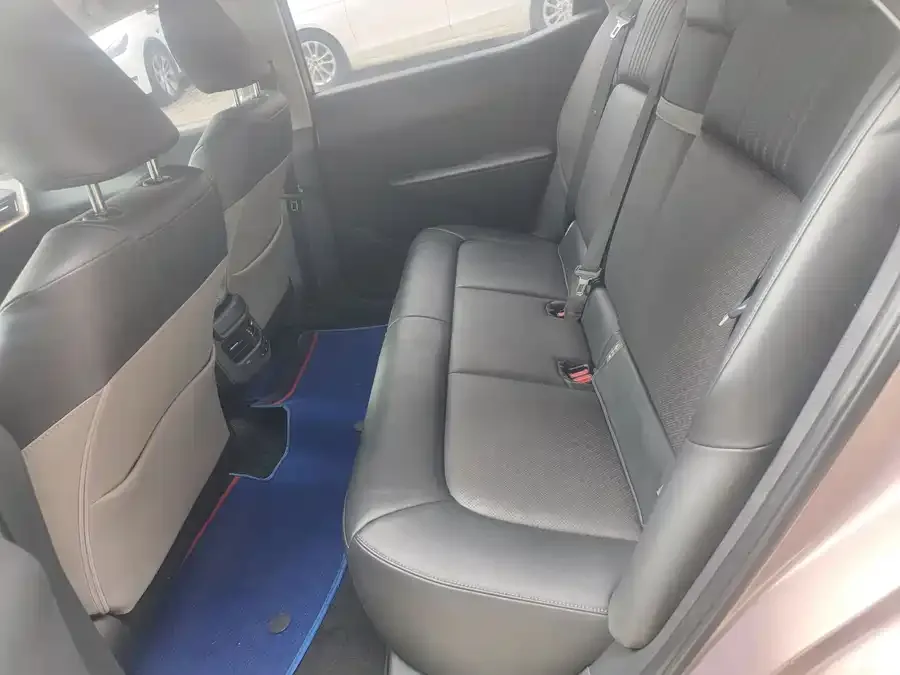 Toyota bZ 3 2023 616km long range Premium 2023 — миниатюра 3