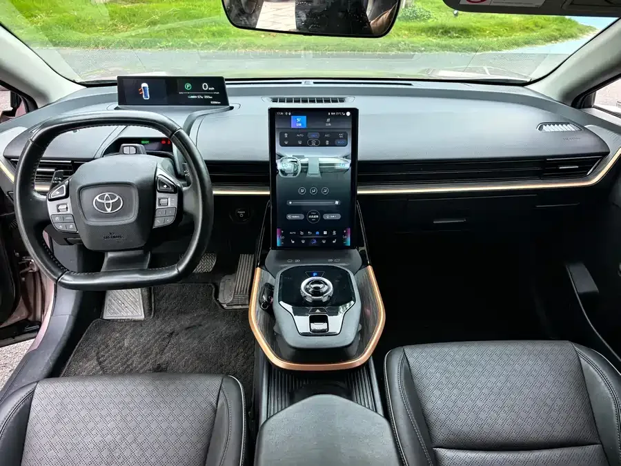 Toyota bZ 3 2023 616km long range Premium 2023 — миниатюра 2