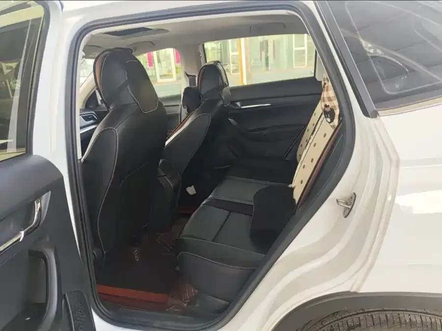 Skoda Kamiq Komic 2023 1.5L automatic comfort version 2023 — миниатюра 3