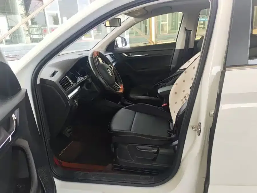 Skoda Kamiq Komic 2023 1.5L automatic comfort version 2023 — миниатюра 5