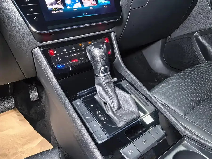 Skoda Superb Superb 2023 facelifted TSI280 DSG exclusive version 2023 — миниатюра 5