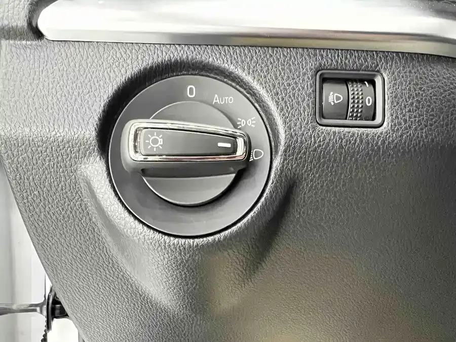 Skoda Kamiq 2023 Kamiq facelift 1.5L automatic comfort version 2024 — миниатюра 3